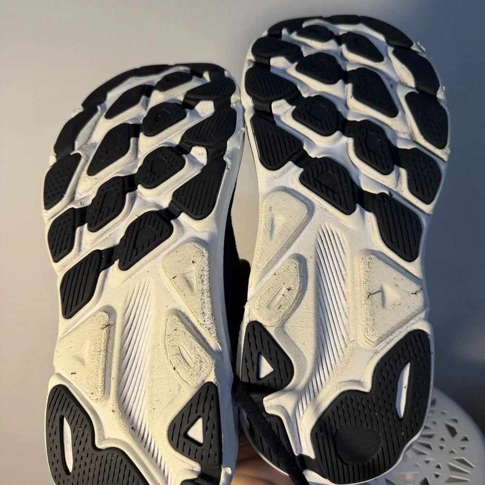 Size 10 B Women's HOKA Clifton 9 Running Shoes 1127896-BWHT Black/White